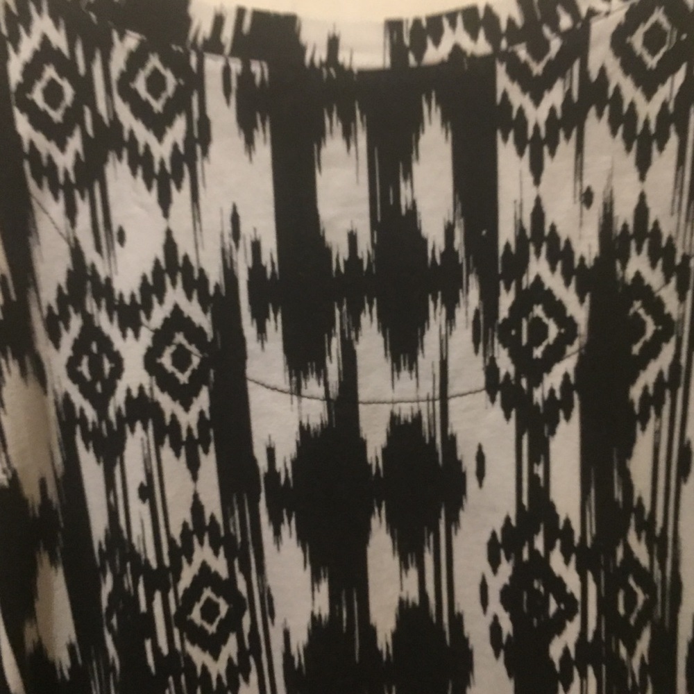 Women's lovely top, NWOT - Picture 6 of 7